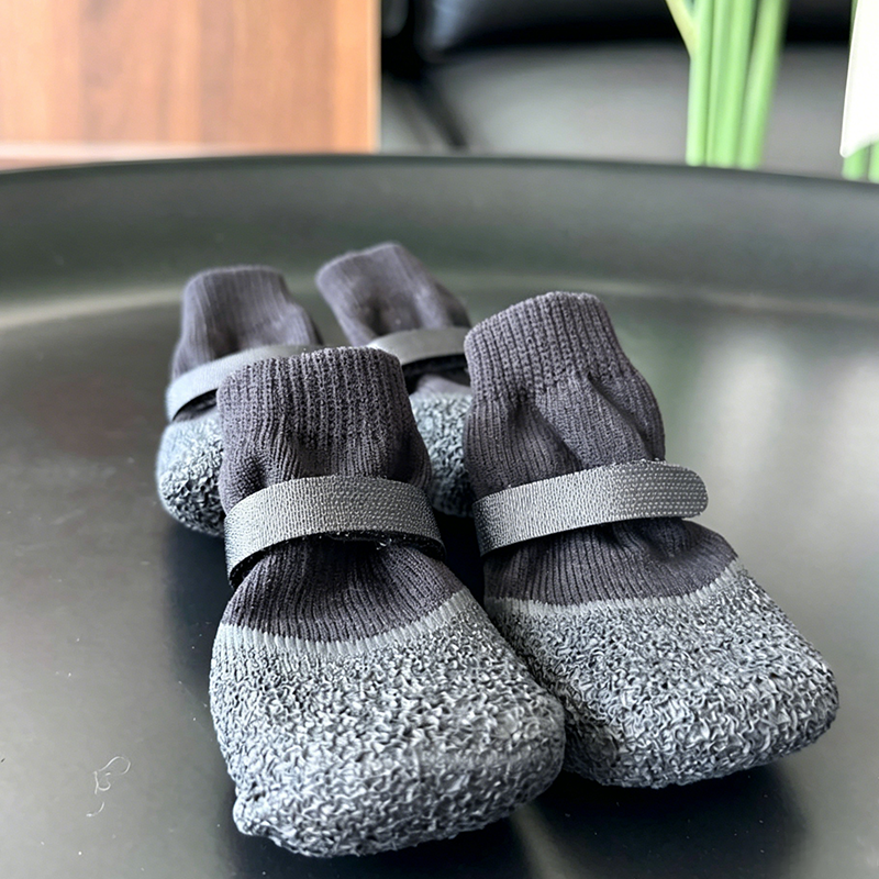 Skridsikre og vandtætte sko til kæledyr 🐶👟